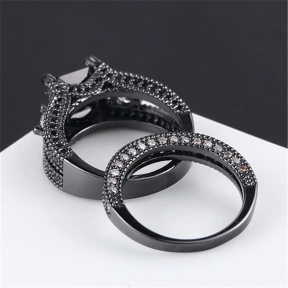 New Black & Gray Wedding Band Set - Picture 2 of 3